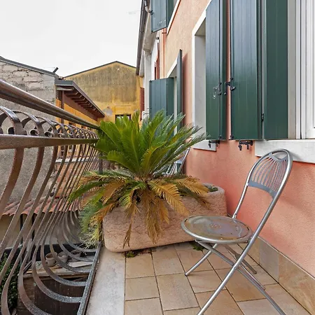 Residenza Venezia Ame Feriehus *